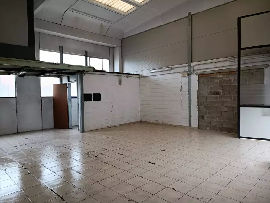Immagine 10 di Capannone industriale in vendita  in Via Nilde Iotti a Pieve Emanuele