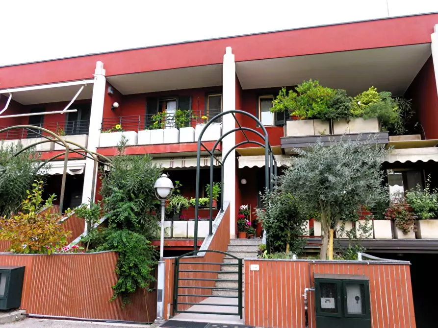 Immagine 45 di Villetta a schiera in vendita  in Via Paolo Borsellino 18 a Opera