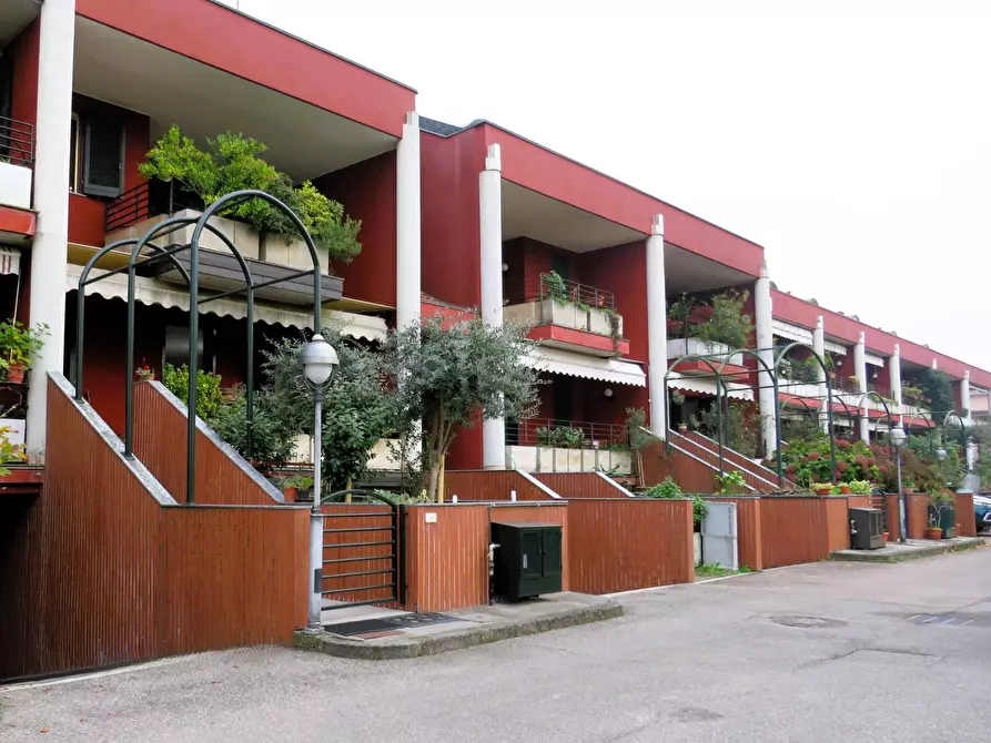 Immagine 47 di Villetta a schiera in vendita  in Via Paolo Borsellino 18 a Opera