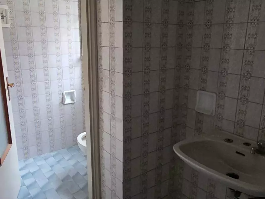 Immagine 13 di Locale commerciale in affitto  in Via Leopardi 1 a Opera