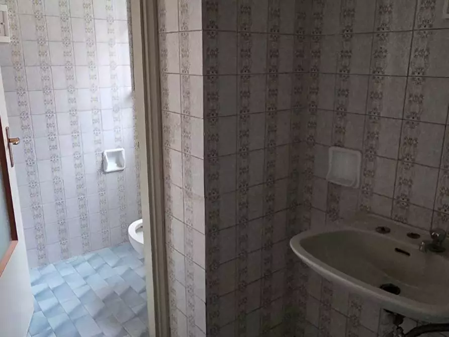 Immagine 14 di Locale commerciale in affitto  in Via Leopardi 1 a Opera