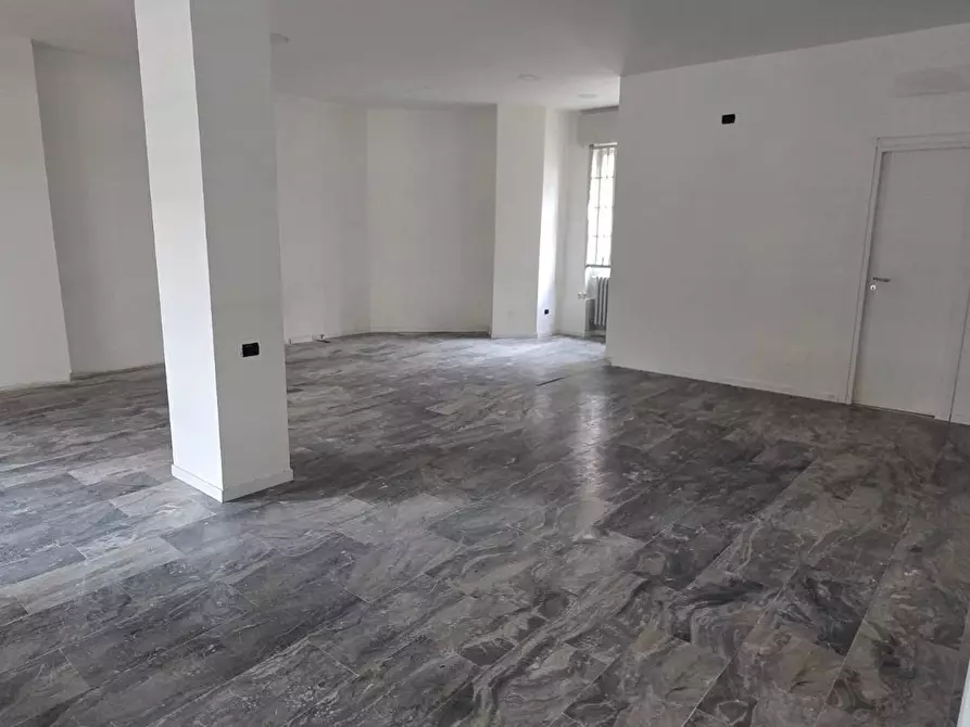 Immagine 6 di Locale commerciale in affitto  in Via Leopardi 1 a Opera