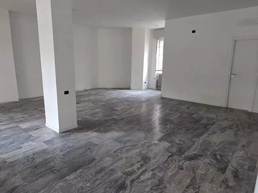 Immagine 7 di Locale commerciale in affitto  in Via Leopardi 1 a Opera