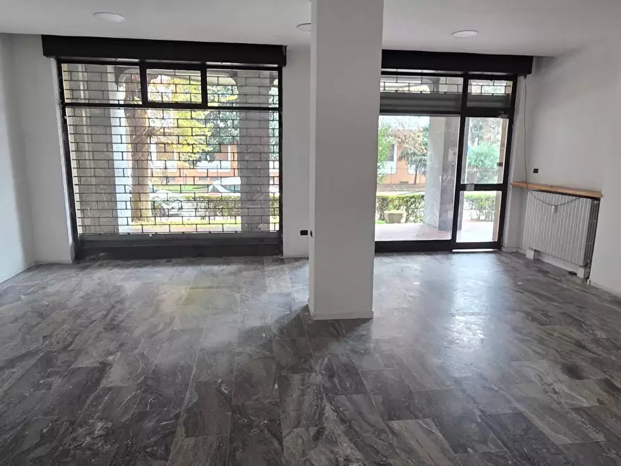 Immagine 10 di Locale commerciale in affitto  in Via Leopardi 1 a Opera