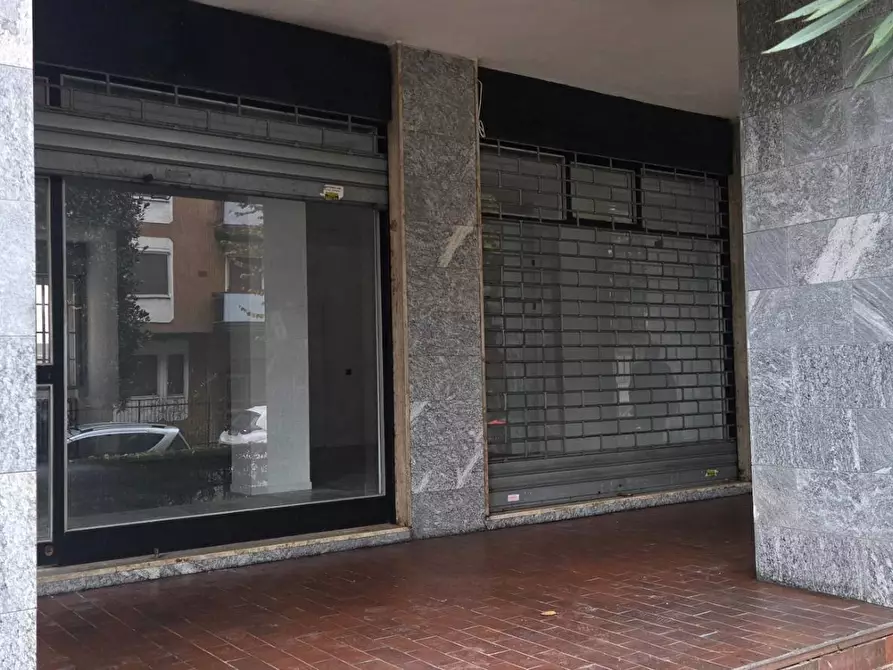 Immagine 15 di Locale commerciale in affitto  in Via Leopardi 1 a Opera