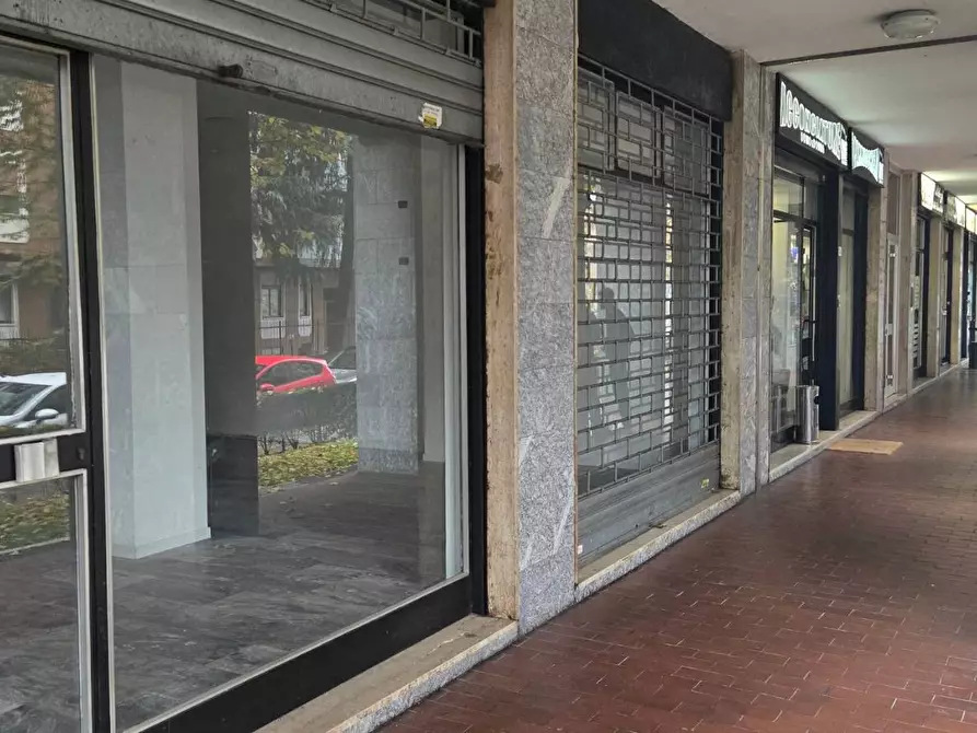 Immagine 3 di Locale commerciale in affitto  in Via Leopardi 1 a Opera