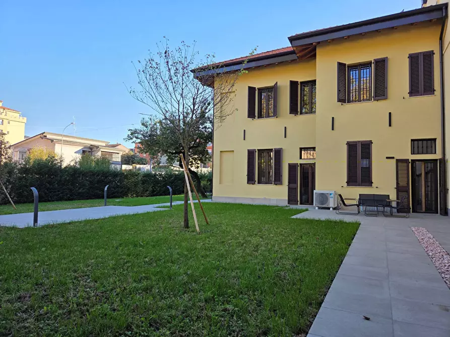 Immagine 55 di Villa in vendita  in Via Dante 33 a Opera