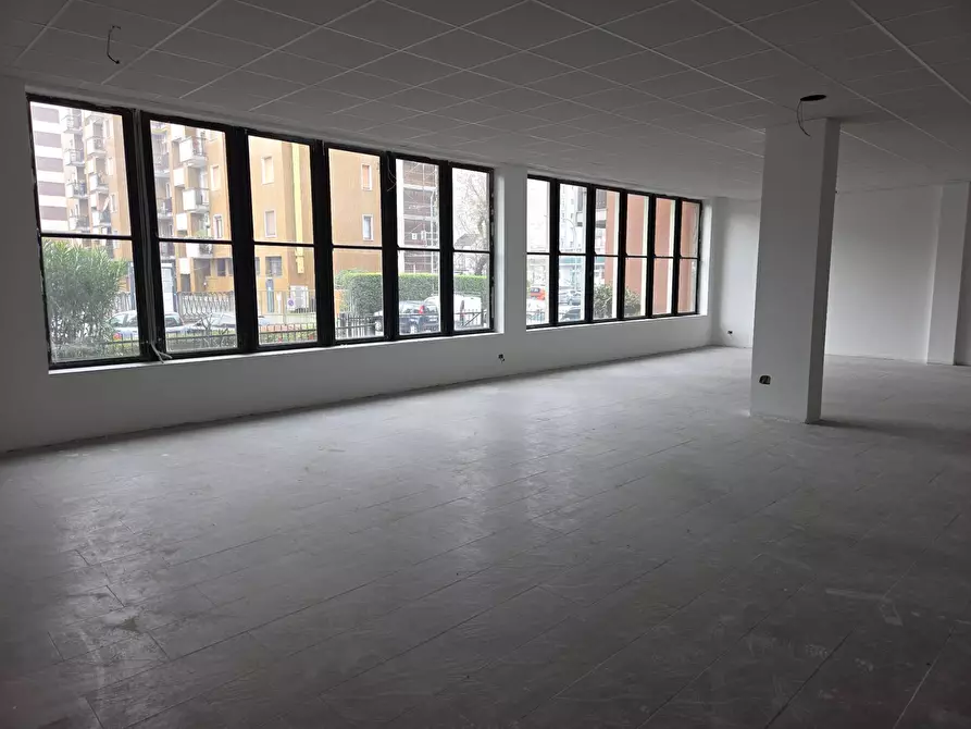 Immagine 10 di Locale commerciale in affitto  in Via Baracca 3 a San Giuliano Milanese