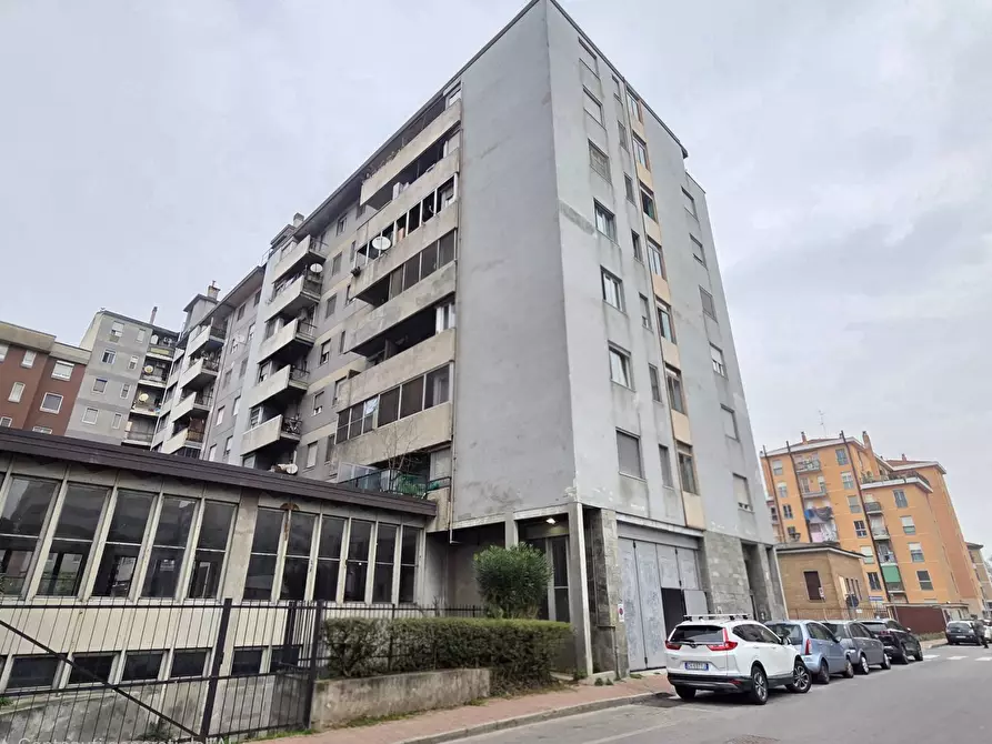 Immagine 21 di Locale commerciale in affitto  in Via Baracca 3 a San Giuliano Milanese