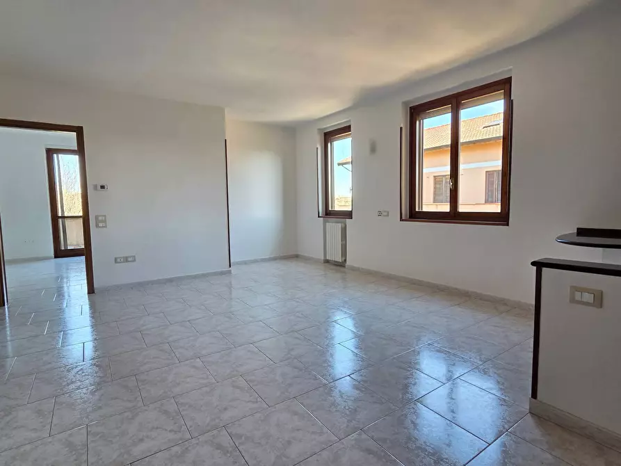 Immagine 4 di Appartamento in vendita  in via manzoni 3 a Torrevecchia Pia