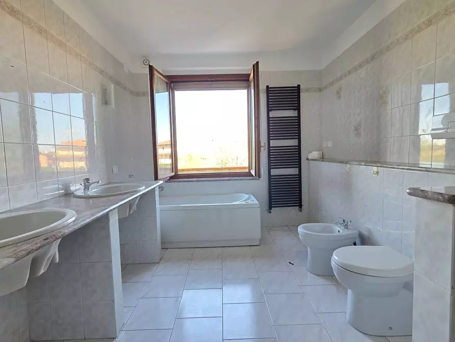 Immagine 15 di Appartamento in vendita  in via manzoni 3 a Torrevecchia Pia