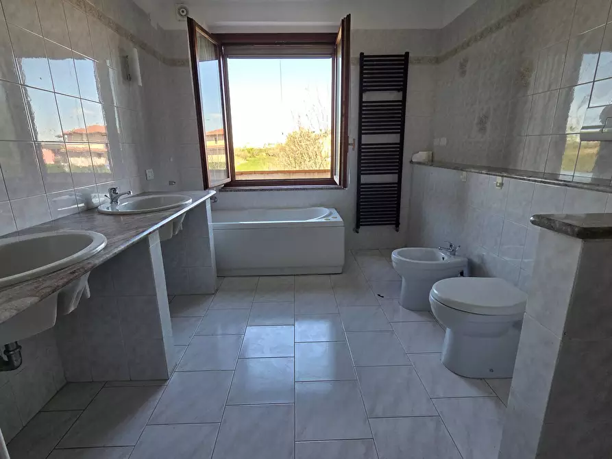 Immagine 18 di Appartamento in vendita  in via manzoni 3 a Torrevecchia Pia