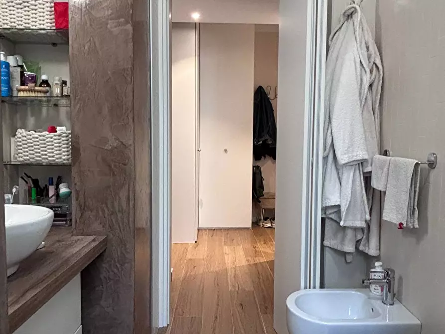Immagine 13 di Appartamento in vendita  in Alzaia Naviglio Pavese a Milano
