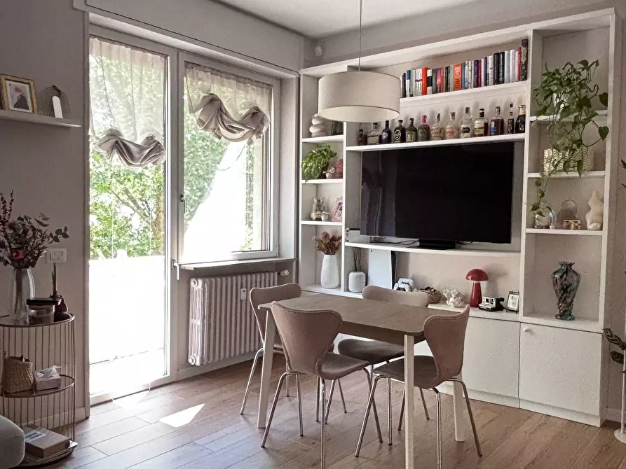 Immagine 1 di Appartamento in vendita  in Alzaia Naviglio Pavese a Milano