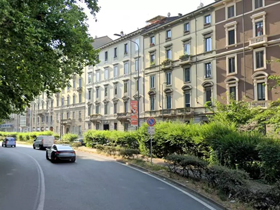 Immagine 2 di Appartamento in vendita  in Viale Ezio 9 a Milano