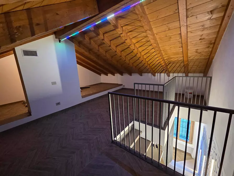 Immagine 38 di Villa in vendita  in Via Dante 33 a Opera