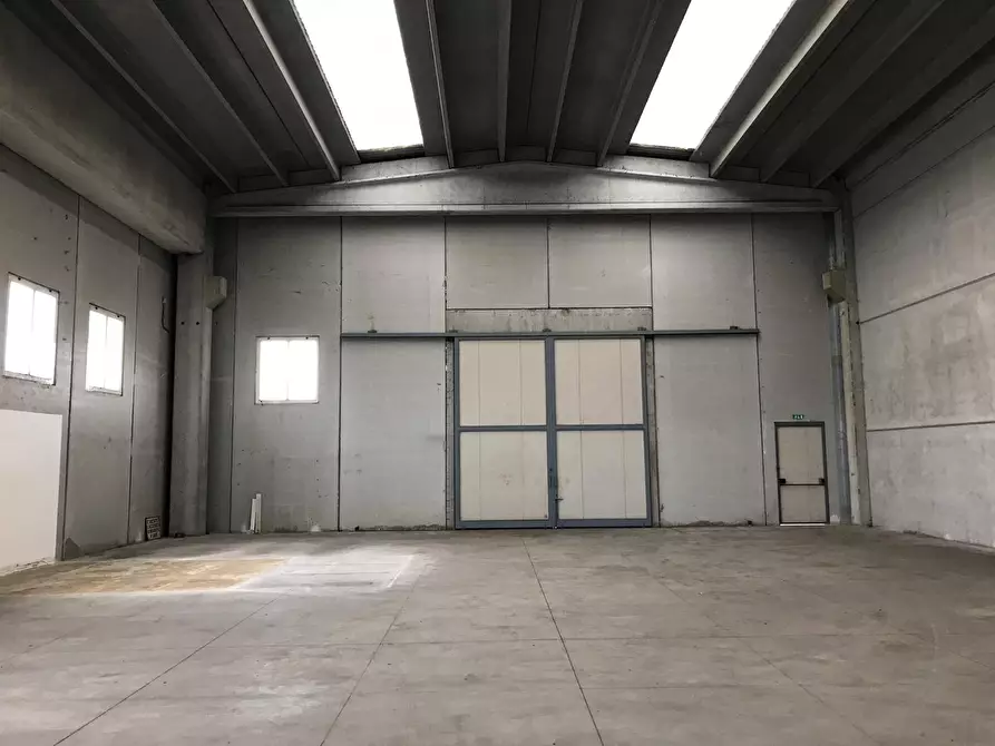 Immagine 3 di Capannone industriale in vendita  in Ponte Delle Tavole a Benevento