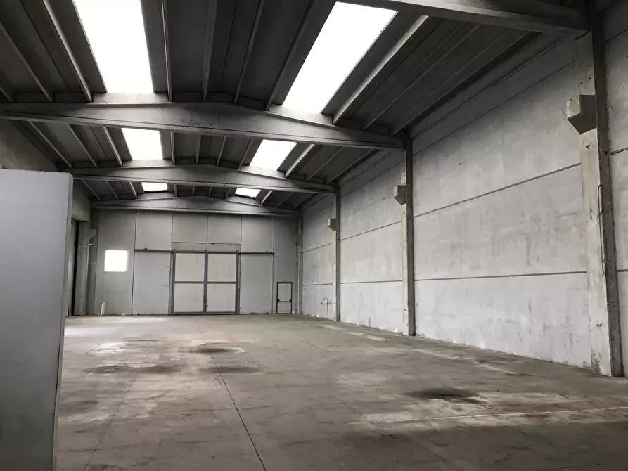 Immagine 5 di Capannone industriale in vendita  in Ponte Delle Tavole a Benevento