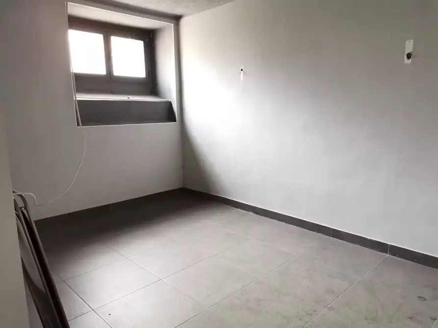 Immagine 5 di Locale commerciale in affitto  in Via Foschini a Benevento