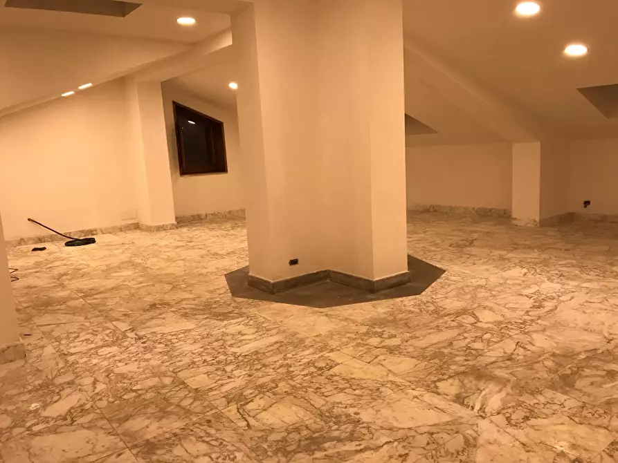 Immagine 27 di Palazzo in affitto  in Corso Giuseppe Garibaldi a Benevento