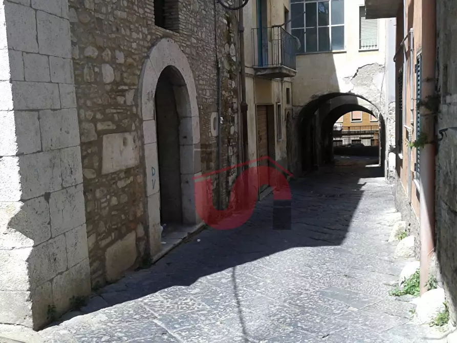 Immagine 13 di Negozio in affitto  in via erik mutarelli a Benevento