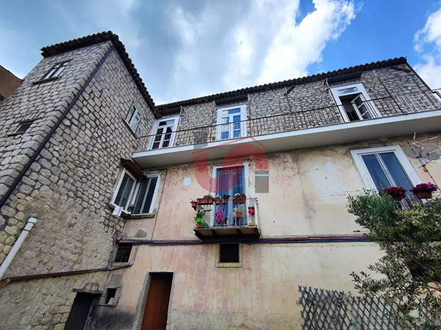 Immagine 4 di Casa semindipendente in vendita  in Via Iadonisi snc a Vitulano