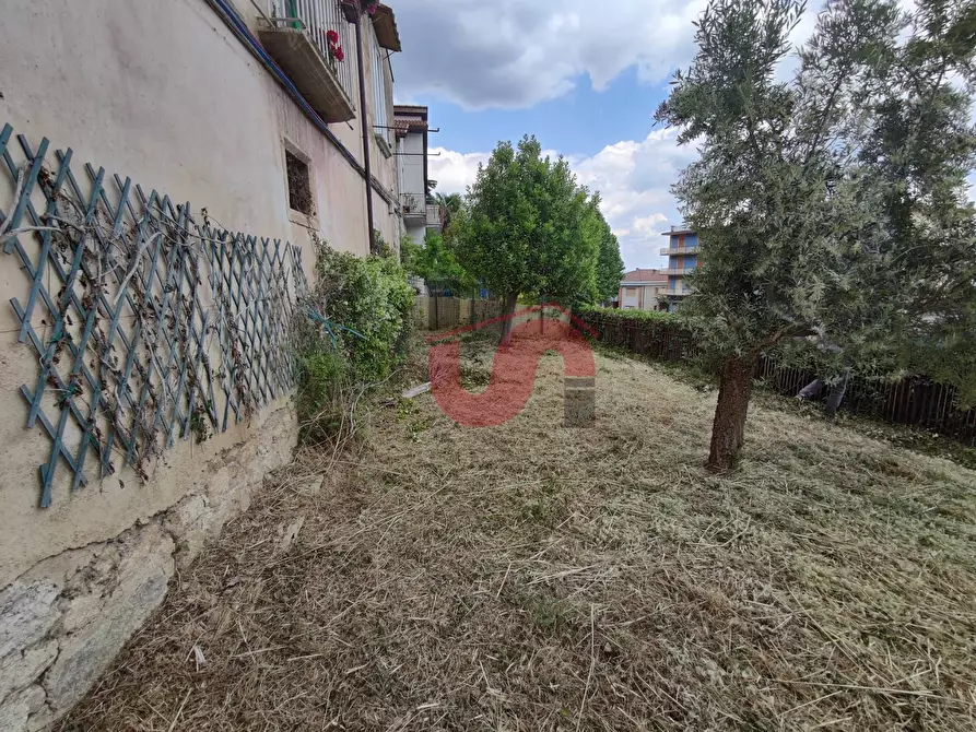 Immagine 10 di Casa semindipendente in vendita  in Via Iadonisi snc a Vitulano