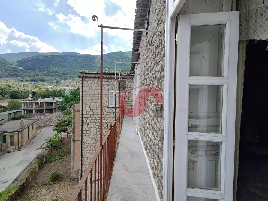 Immagine 7 di Casa semindipendente in vendita  in Via Iadonisi snc a Vitulano