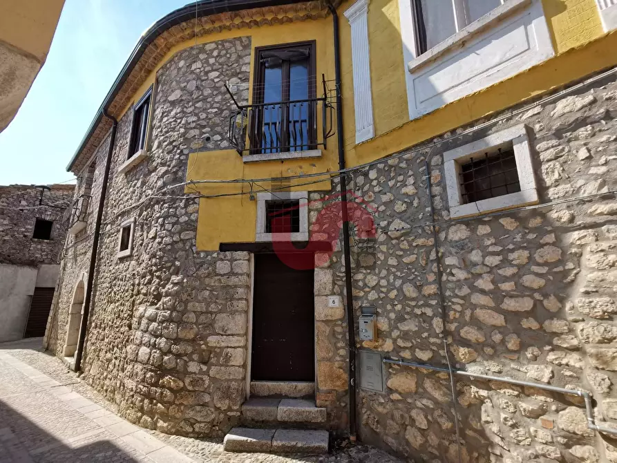 Immagine 2 di Casa semindipendente in vendita  in Via Mattaleoni 28 a Vitulano