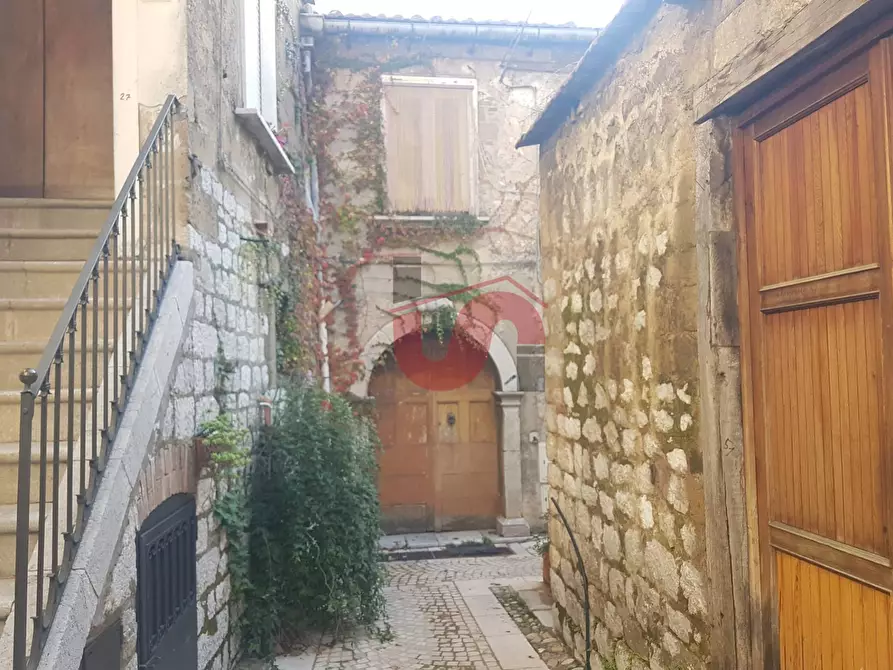 Immagine 1 di Casa semindipendente in vendita  in frazione san pietro a Vitulano