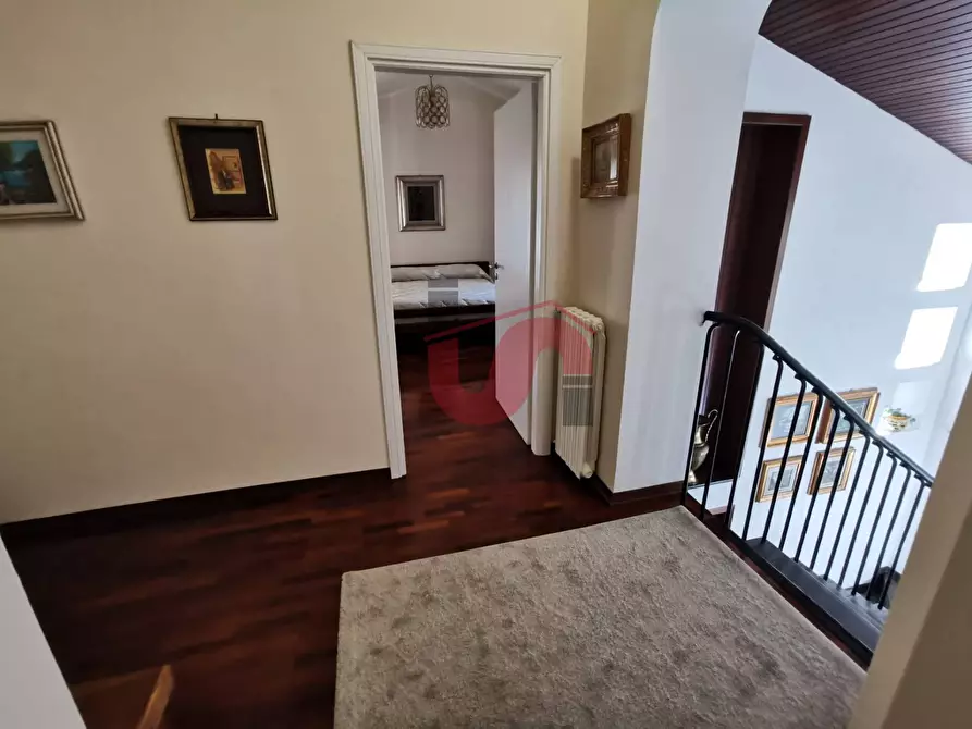 Immagine 50 di Villa in vendita  in Via Bachelet a Benevento