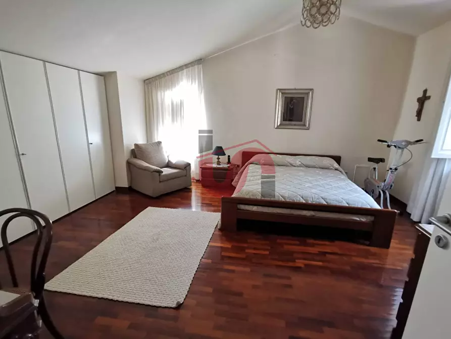 Immagine 52 di Villa in vendita  in Via Bachelet a Benevento