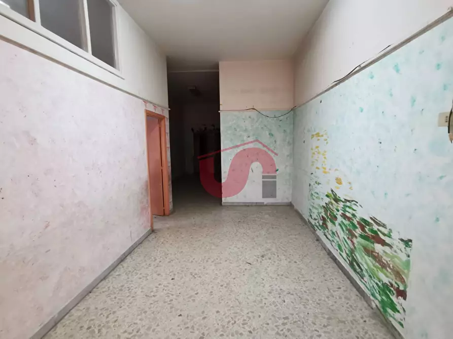 Immagine 15 di Locale commerciale in vendita  in Via Piermarini a Benevento