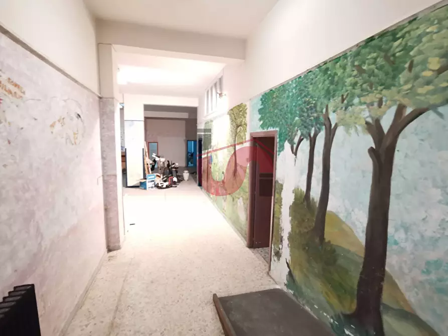 Immagine 13 di Locale commerciale in vendita  in Via Piermarini a Benevento