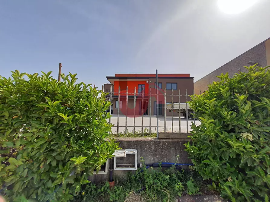 Immagine 13 di Capannone industriale in vendita  in Contrada Ponte Valentino a Benevento