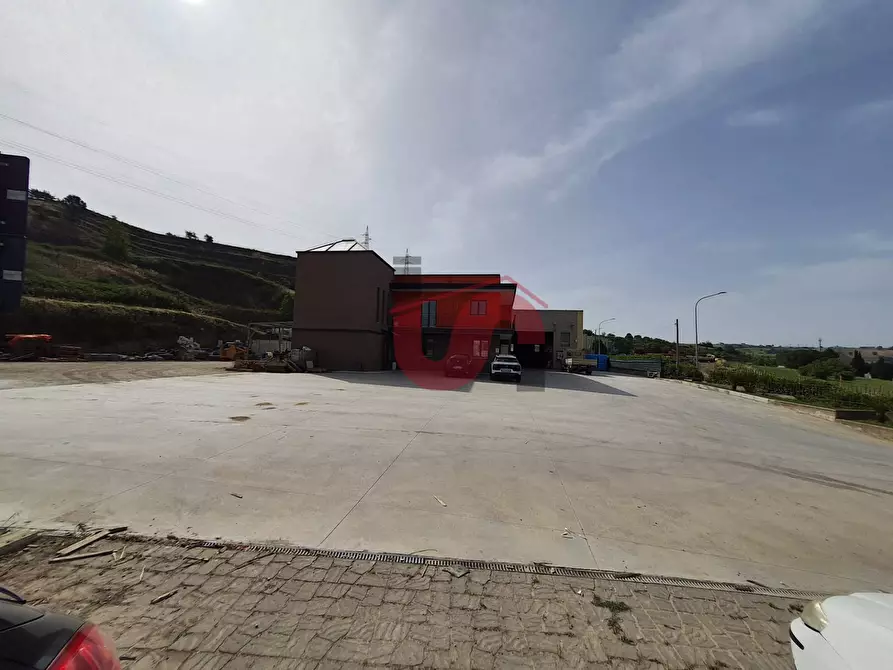 Immagine 34 di Capannone industriale in vendita  in Contrada Ponte Valentino a Benevento