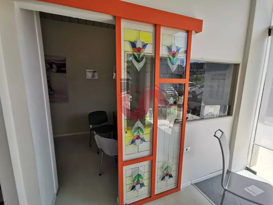 Immagine 6 di Locale commerciale in vendita  in Via Lungo Calore Manfredi Di Svevia a Benevento