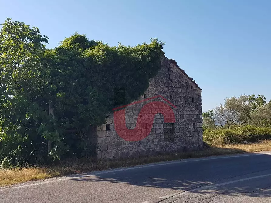 Immagine 9 di Rustico / casale in vendita  in Carpineto a Vitulano