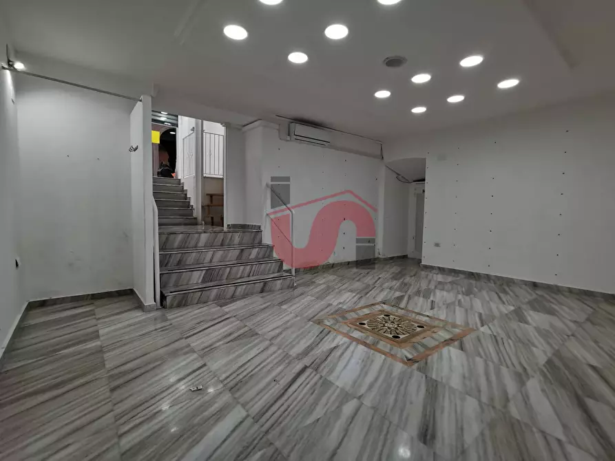 Immagine 12 di Negozio in affitto  in Corso Garibaldi 180 a Benevento