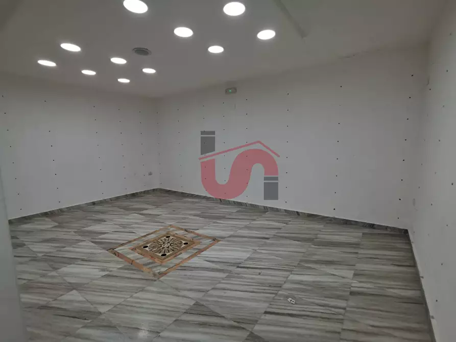 Immagine 11 di Negozio in affitto  in Corso Garibaldi 180 a Benevento