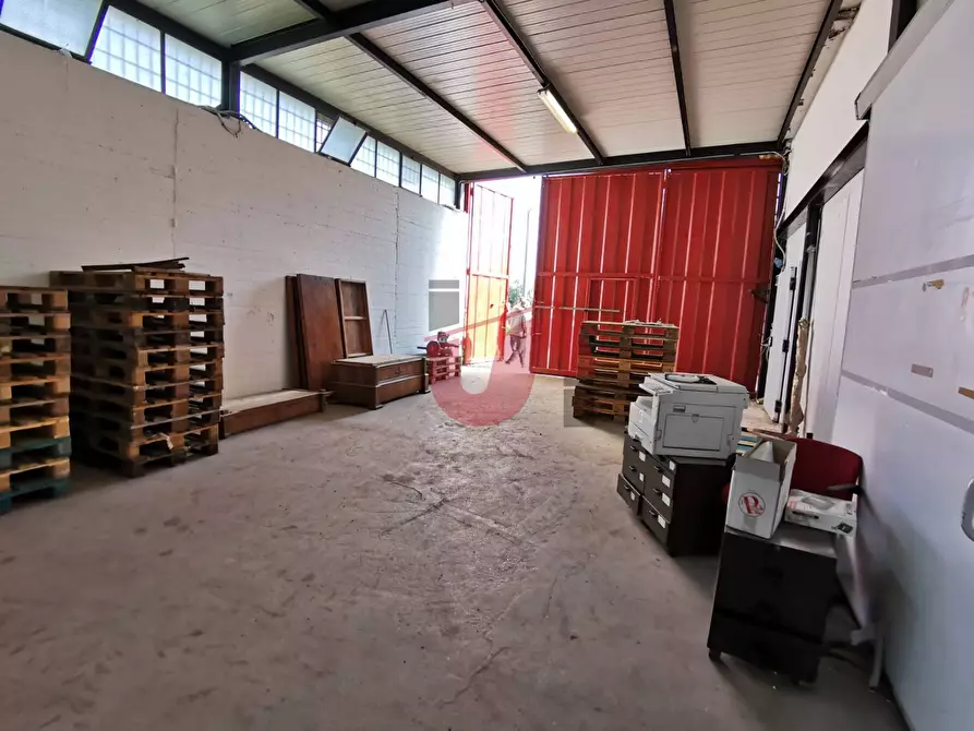 Immagine 6 di Capannone industriale in vendita  in Contrada Caramelle Vecchie snc a Benevento