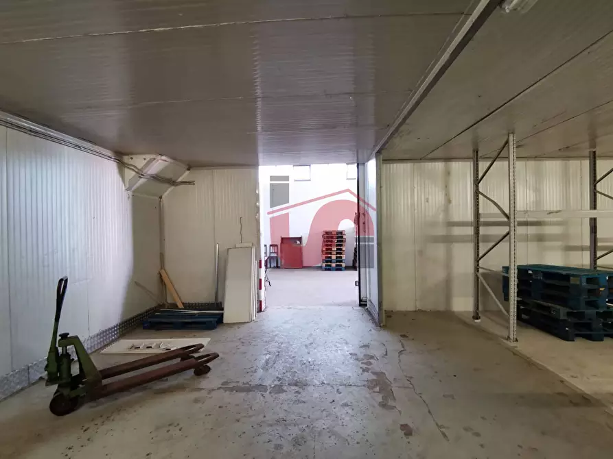 Immagine 11 di Capannone industriale in vendita  in Contrada Caramelle Vecchie snc a Benevento