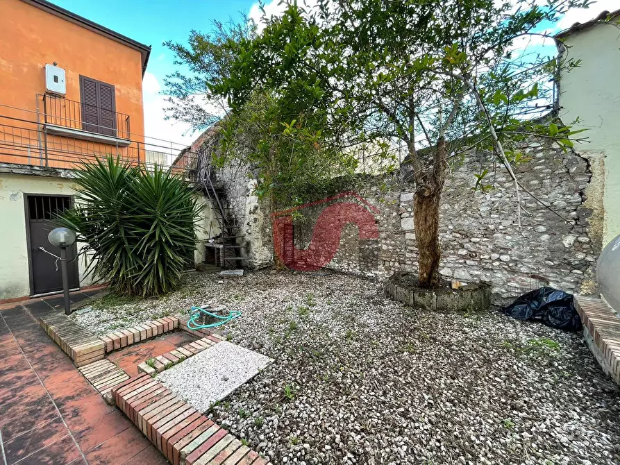 Immagine 1 di Casa semindipendente in vendita  in Via Arechi a Benevento