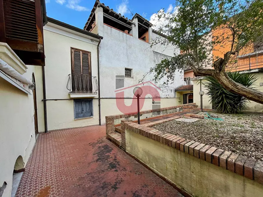Immagine 11 di Casa semindipendente in vendita  in Via Arechi a Benevento