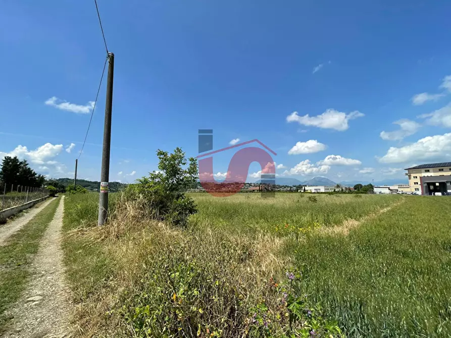 Immagine 9 di Locale commerciale in vendita  in Contrada Pianocappelle a Benevento