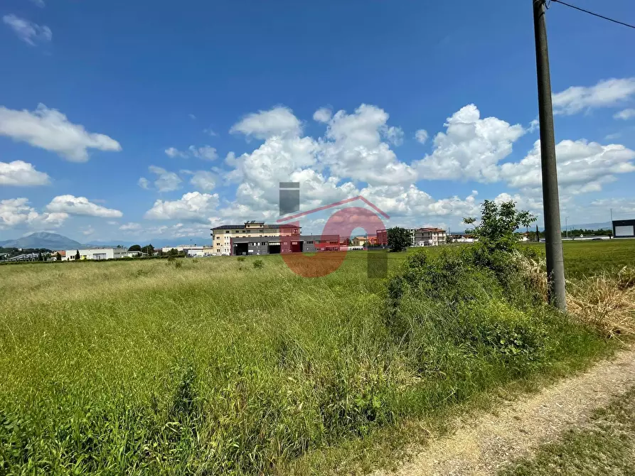 Immagine 6 di Locale commerciale in vendita  in Contrada Pianocappelle a Benevento