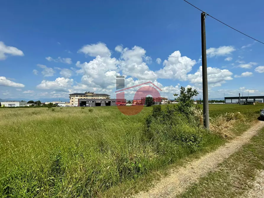 Immagine 8 di Locale commerciale in vendita  in Contrada Pianocappelle a Benevento