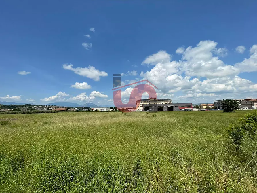 Immagine 3 di Locale commerciale in vendita  in Contrada Pianocappelle a Benevento