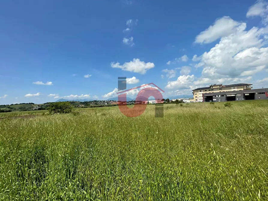 Immagine 4 di Locale commerciale in vendita  in Contrada Pianocappelle a Benevento