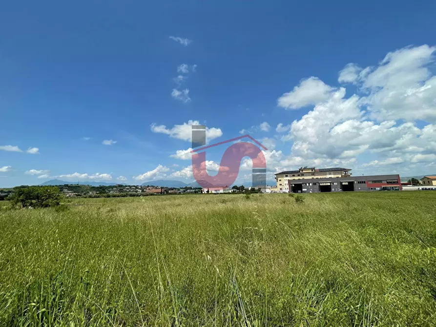 Immagine 15 di Locale commerciale in vendita  in Contrada Pianocappelle a Benevento